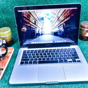 MacBook Pro 13" 2009 Intel Core 2 Duo (2.26Ghz) (REFURBISHED)...