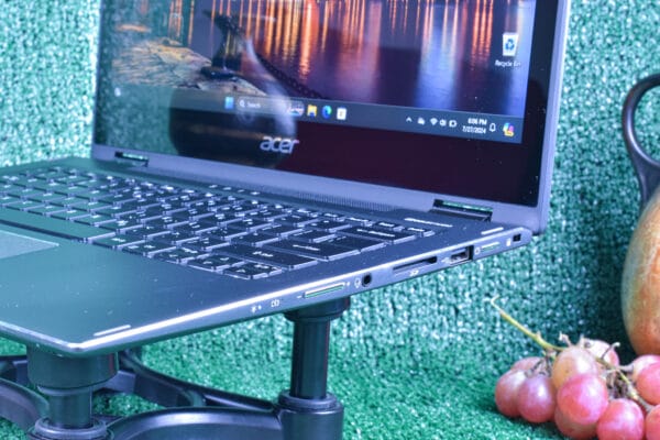Acer Spin 5 Series 2in1 Intel (R) Core(TM) i7-8550U (QUAD-CORE) 1.80Ghz -1TB(SSD) 8GB(RAM) (REFURBISHED) - Image 2
