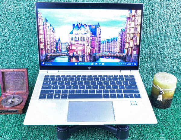 HP ELITEBOOK X360 1030 G4 - 2in1 Intel(R) CORE i5-8260u 1TB(SSD)-8GB(RAM) (REFURBISHED) - Image 4