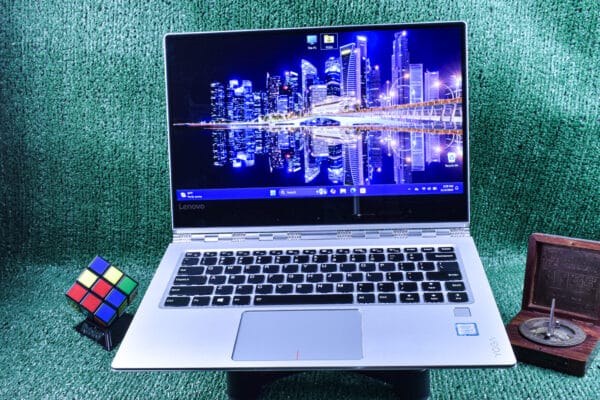 Lenovo Yoga 910-131KB , 2in1 Intel(R) Core(TM) i7-7500U-2.70Ghz 8Gb(RAM)- 1TB(SSD) (REFURBISHED)