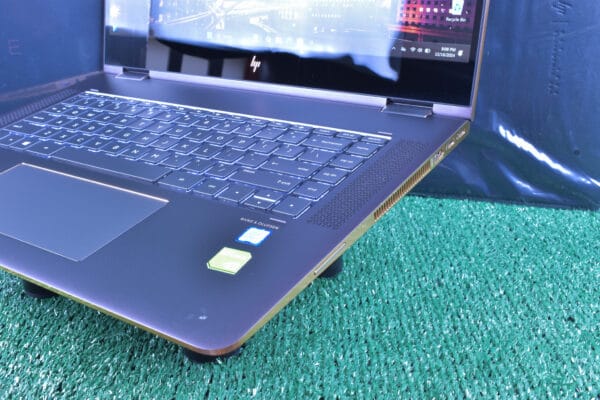 HP Spectre X360 GOLD - 2in1 Intel(R) CORE i7-7500u 1TB(SSD)-24GB(RAM) (REFURBISHED) - Image 3