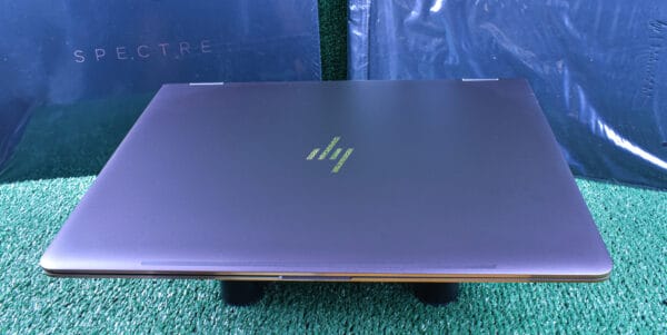 HP Spectre X360 GOLD - 2in1 Intel(R) CORE i7-7500u 1TB(SSD)-24GB(RAM) (REFURBISHED) - Image 11