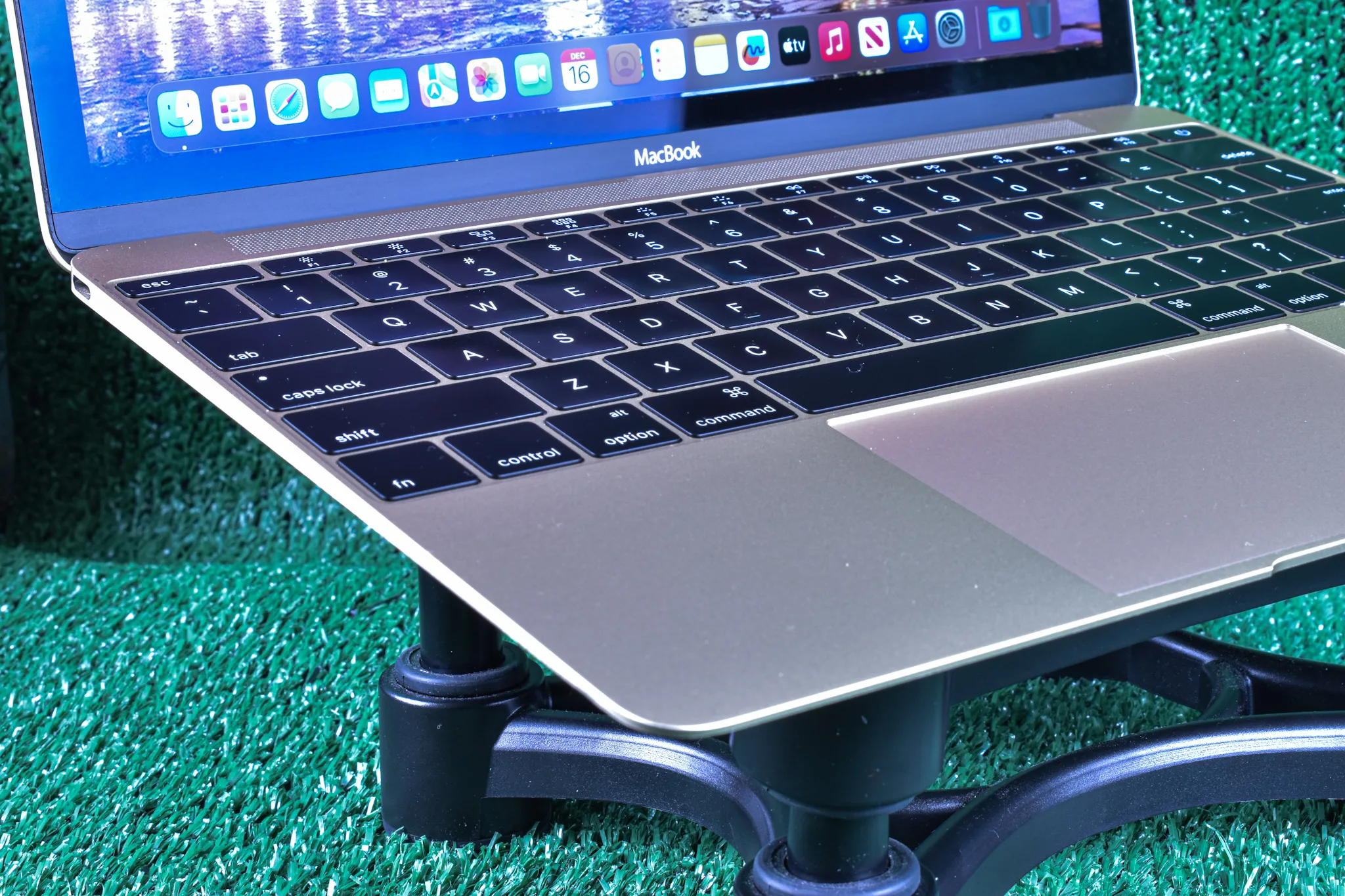 MACBOOK 12' Retina Gold 2016 Intel DUAL-CORE M (1.10GHZ)_256GB(SSD)- 8GB(RAM)_(REFURBISHED) - Image 2