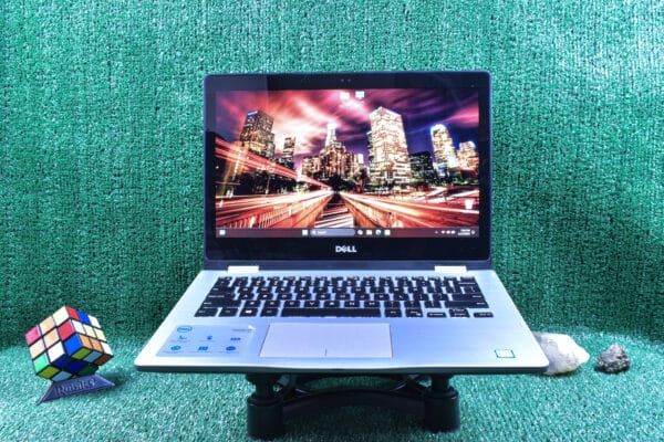 DELL Inspiron 7378 2in1 all intel Core i3-7200U 2.40Ghz 8GB(RAM)-256GB(SSD) REFURBISHED.