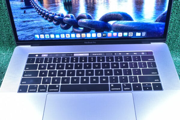 MACBOOK PRO A1990 intel i9 Turbo Boost HEXA-CORE_512GB(SSD)-32GB(RAM)_REFURBISHED - Image 4