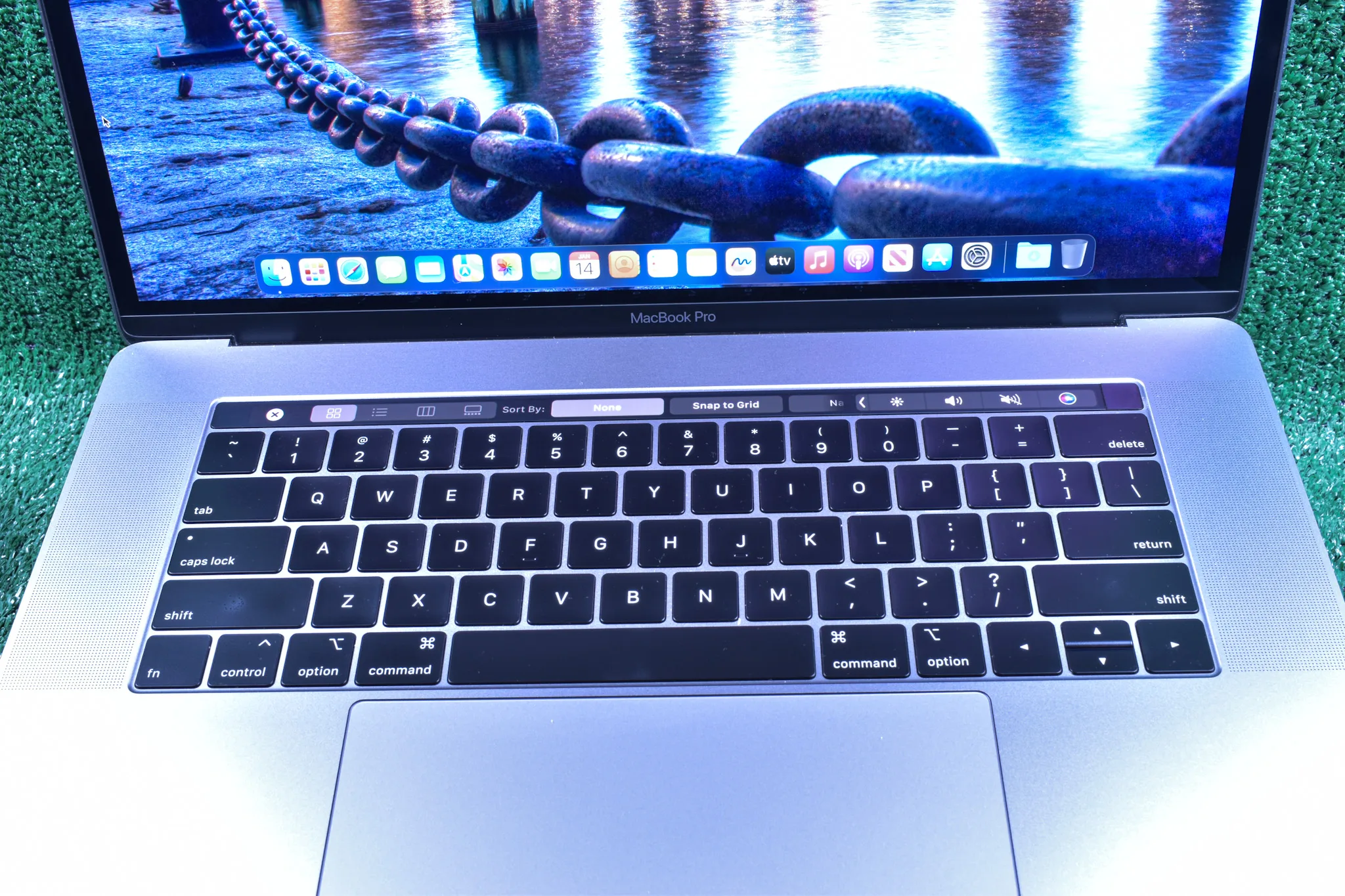 MACBOOK PRO A1990 intel i9 Turbo Boost HEXA-CORE_512GB(SSD)-32GB(RAM)_REFURBISHED - Image 4