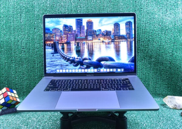 MACBOOK PRO A1990 intel i9 Turbo Boost HEXA-CORE_512GB(SSD)-32GB(RAM)_REFURBISHED